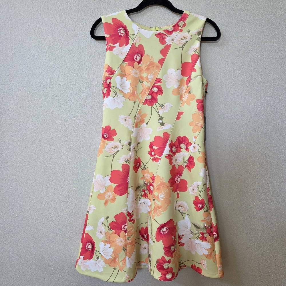 NWT Vince Camuto Women's Sleevless Dress Spring Floral Print Celery Green Size 6